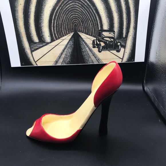 CERAMIC RED ELEGANT STILETTO HIGH HEEL ART ORNAMENT - Picture 2 of 4